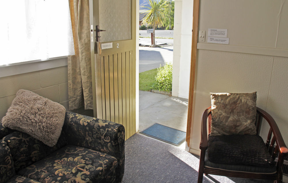 Country Motel Burkes Pass